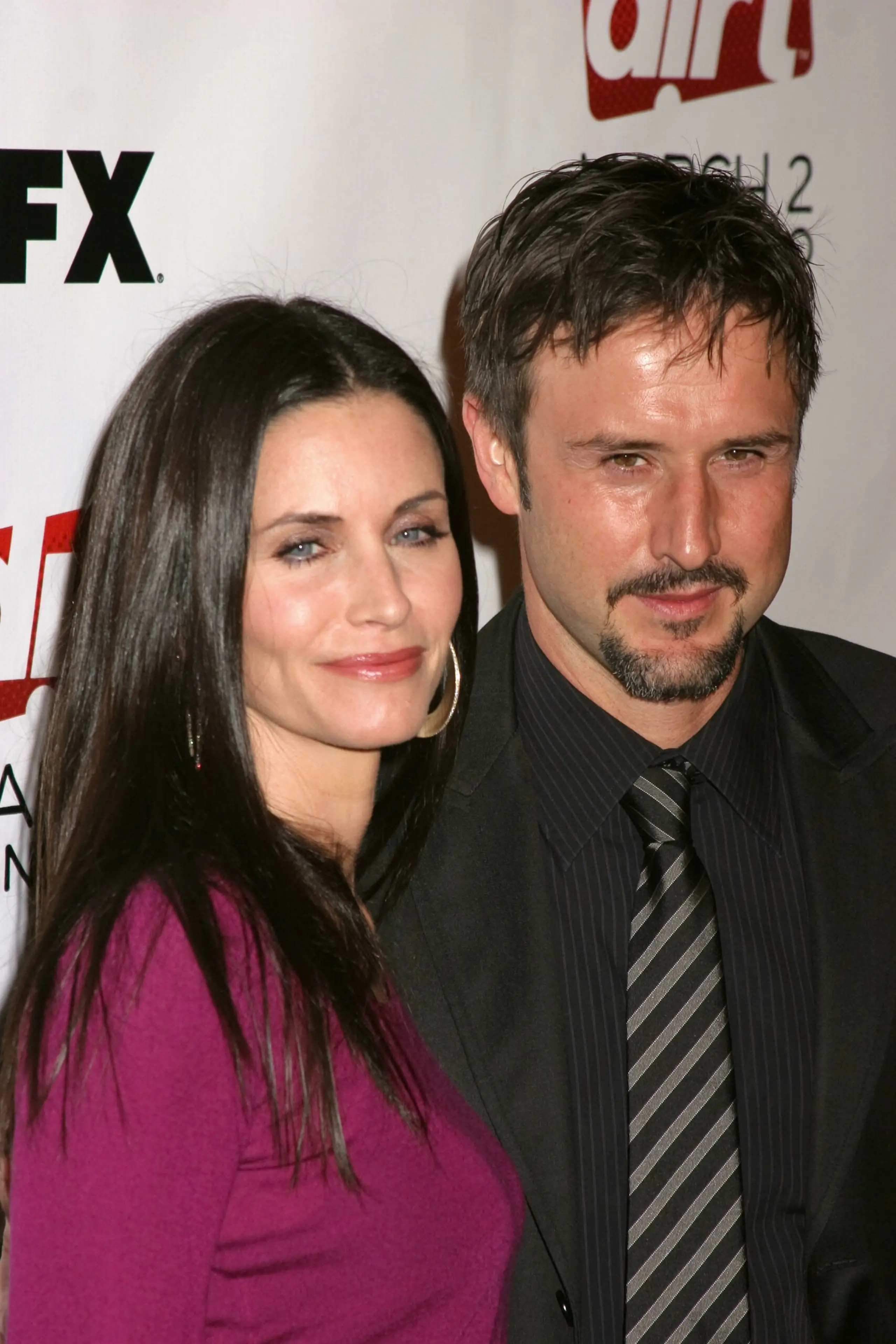 Which 'Friends' cast dated in real life