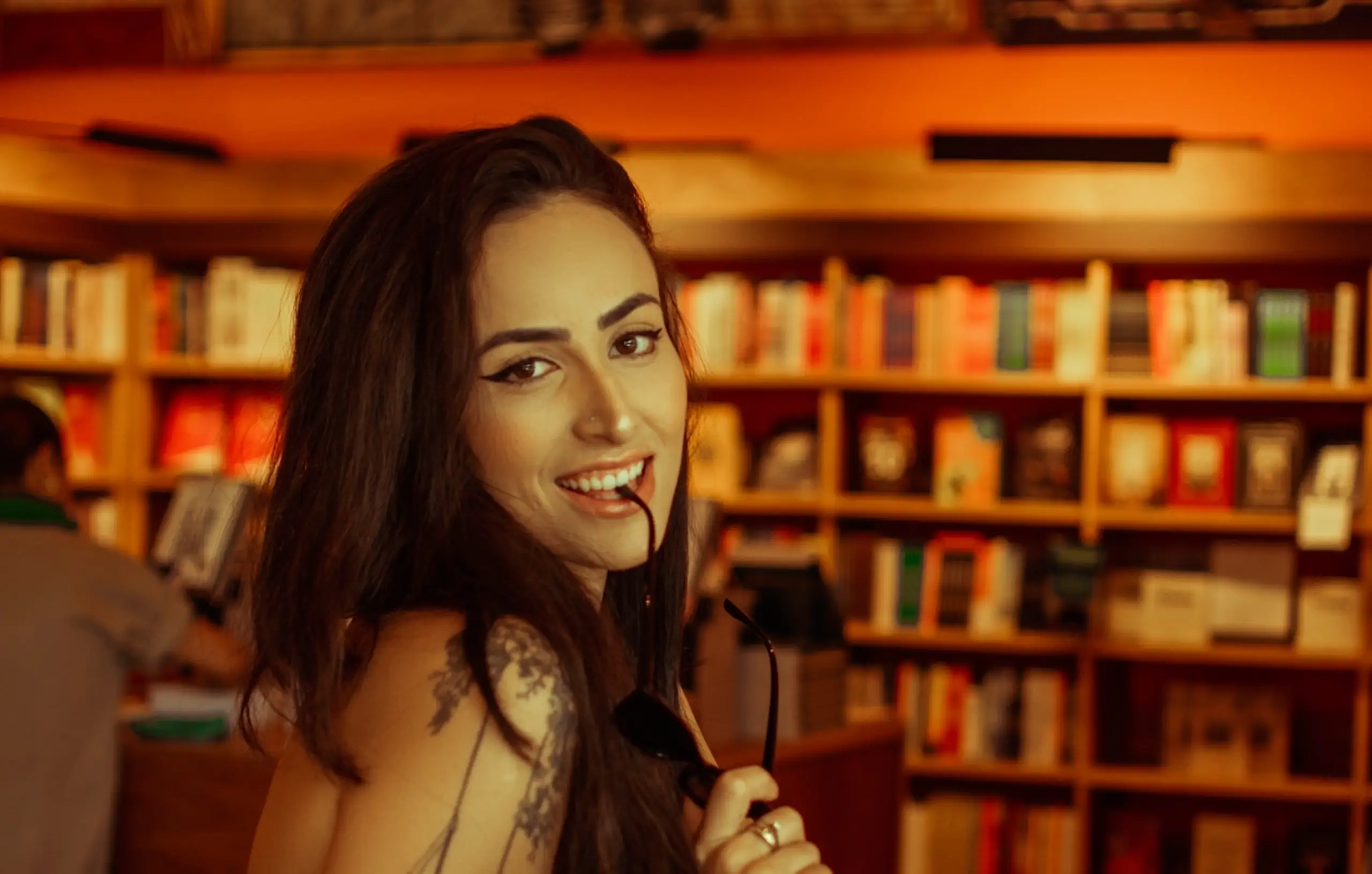 These are the parts of a man's body women check out first, according to science