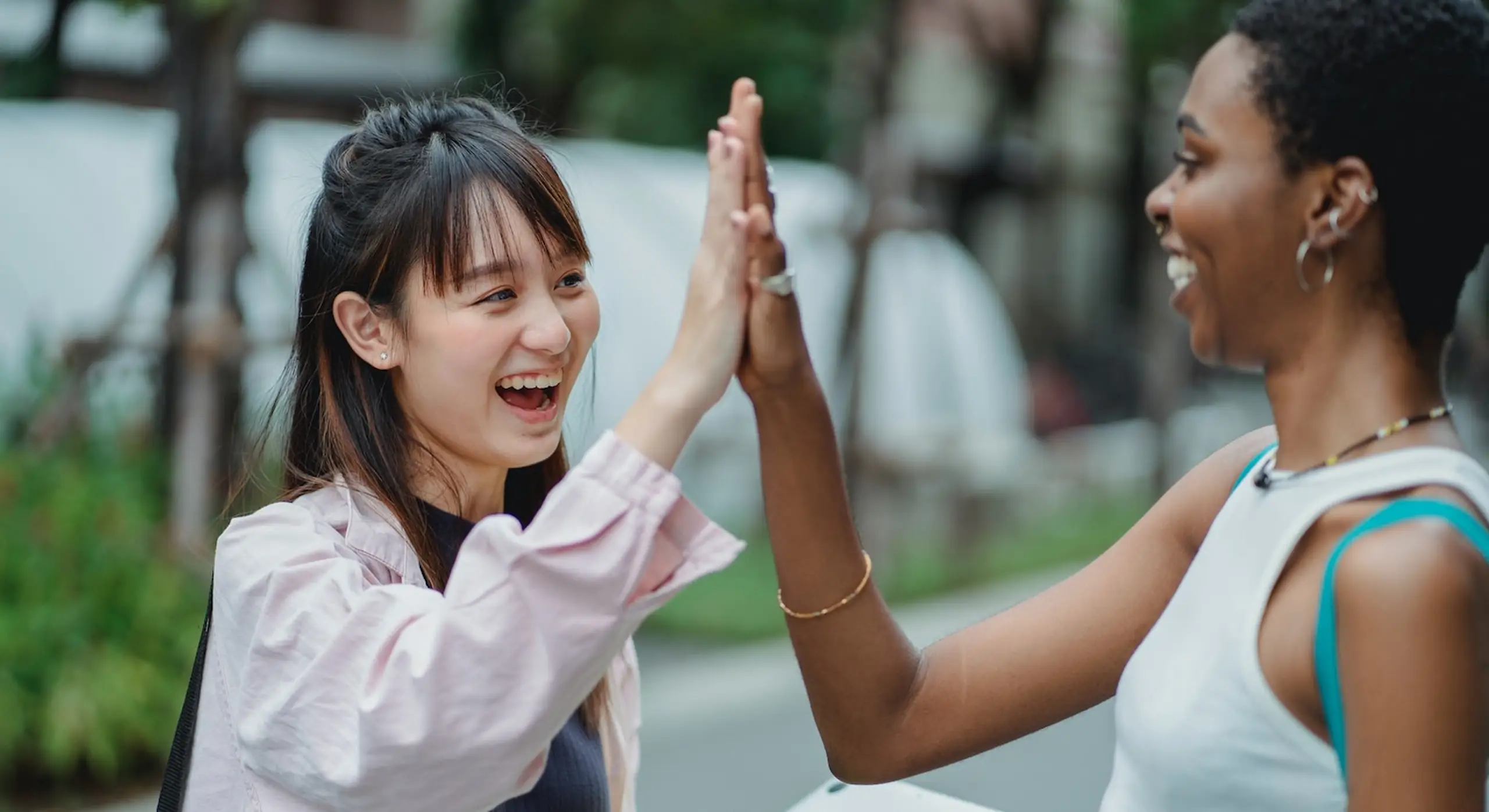 13 hilarious excuses to use if you need to get out of a bad date